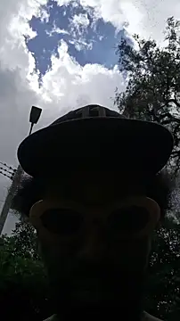 Siriss boyrag online show from October 15, 2025, 5:43 pm