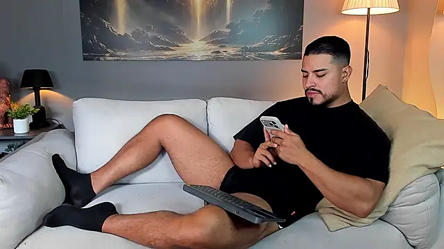 Snapshot of ApoloMakris chatting on June 10, 2026, 8:10 pm ApoloMakris online show from June 10, 2026, 8:10 pm