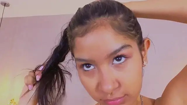 Snapshot of Aida_moreno chatting on September 18, 2025, 11:46 am Aida moreno online show from September 18, 2025, 11:46 am