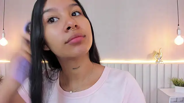 Snapshot of Aida_moreno chatting on March 17, 2025, 10:49 am Aida moreno online show from March 17, 2025, 10:49 am