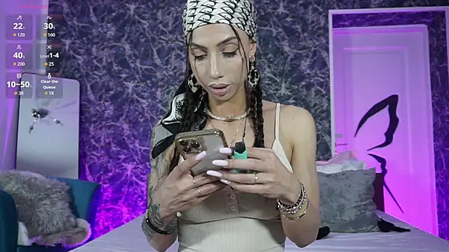 Snapshot of BrianaGolddenn chatting on May 27, 2026, 7:32 pm BrianaGolddenn online show from May 27, 2026, 7:32 pm