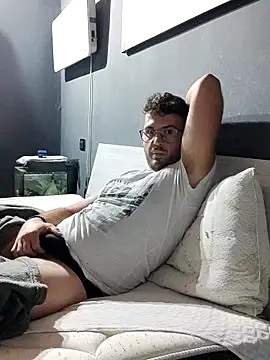 Snapshot of TheKing966 chatting on September 30, 2025, 10:38 pm TheKing966 online show from September 30, 2025, 10:38 pm