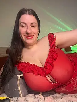 Evelinia online show from July 16, 2026, 4:04 pm