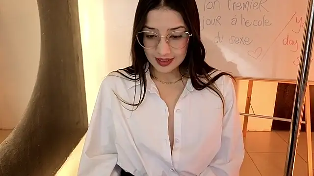 Emma Lombardi online show from September 26, 2025, 2:02 pm