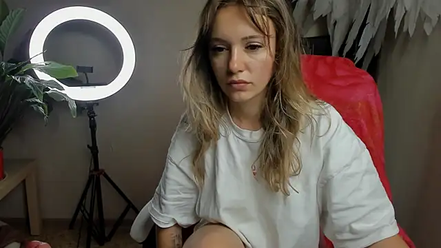 foxy blond online show from September 26, 2025, 12:06 am