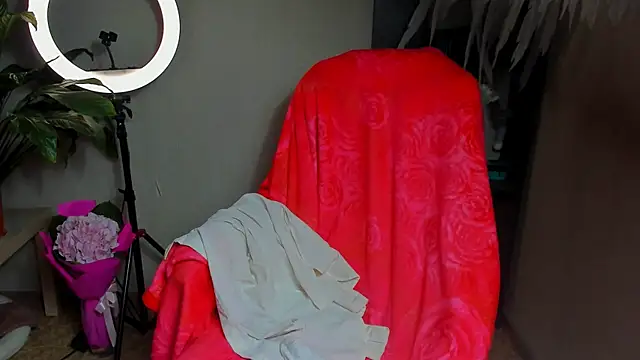 foxy blond online show from October 2, 2025, 12:14 am