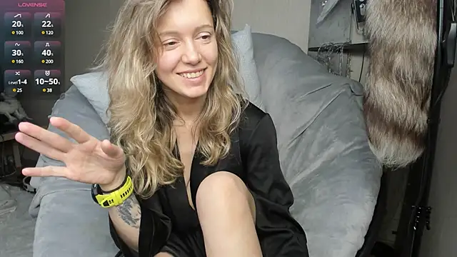 foxy blond online show from March 22, 2025, 3:41 am