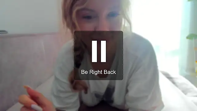 foxy blond online show from May 27, 2026, 12:42 am