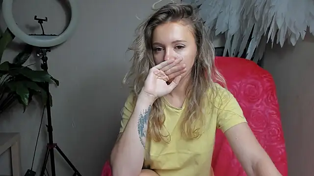 foxy blond online show from September 29, 2025, 12:06 am