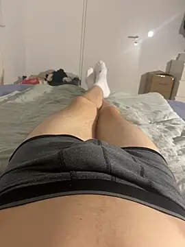 Snapshot of Nio-5 chatting on December 12, 2024, 10:20 pm Nio-5 online show from December 12, 2024, 10:20 pm