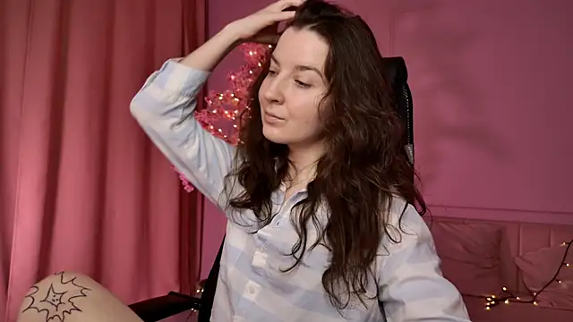 JackieByrd online show from September 12, 2025, 1:22 pm