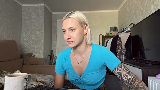 Snapshot of AnneBall chatting on July 1, 2026, 11:10 am AnneBall online show from July 1, 2026, 11:10 am