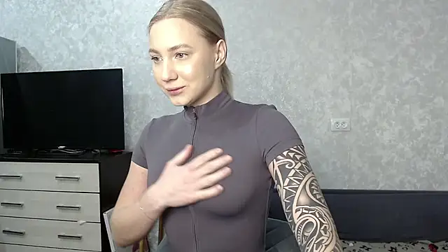 AnneBall online show from February 24, 2025, 9:21 am