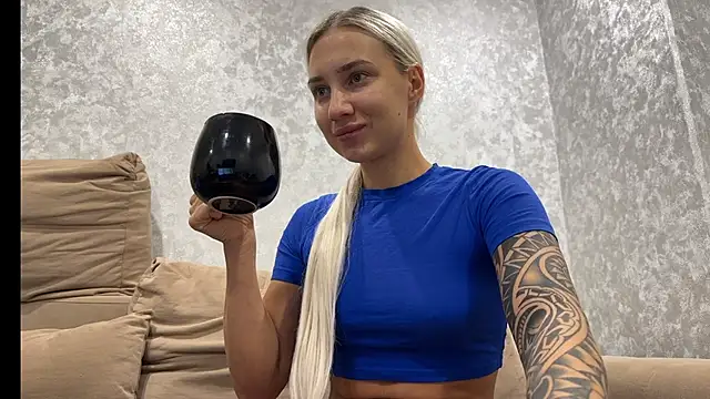 AnneBall online show from October 17, 2025, 12:51 pm