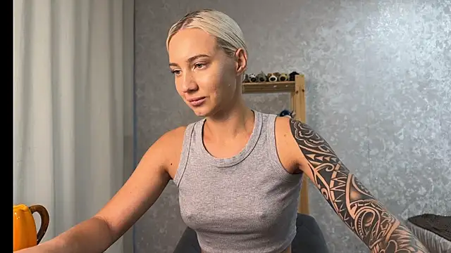 AnneBall online show from September 12, 2025, 8:14 am