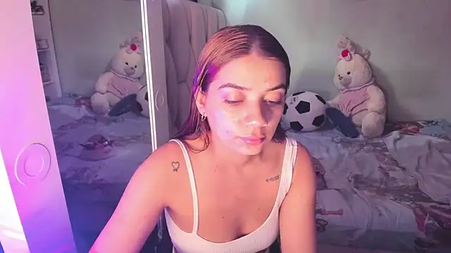 KittyKlum online show from December 19, 2025, 5:15 pm