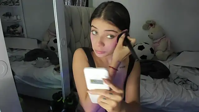 Snapshot of KittyKlum chatting on June 3, 2026, 5:06 pm KittyKlum online show from June 3, 2026, 5:06 pm