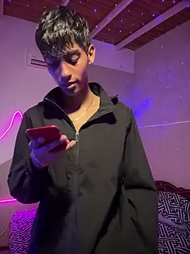 Mauuu18 online show from November 14, 2025, 12:58 am