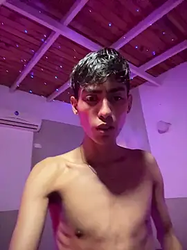 Mauuu18 online show from October 26, 2025, 2:56 am