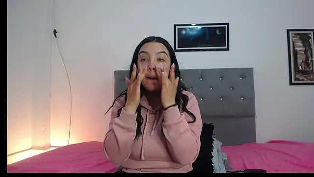 Perla Sc online show from February 17, 2025, 3:58 am