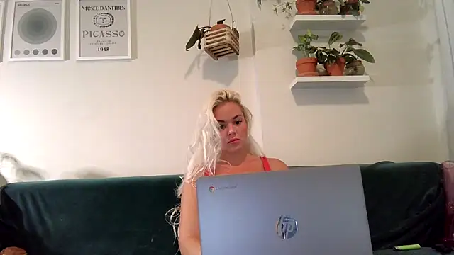 badblondebunny online show from March 1, 2025, 1:22 am