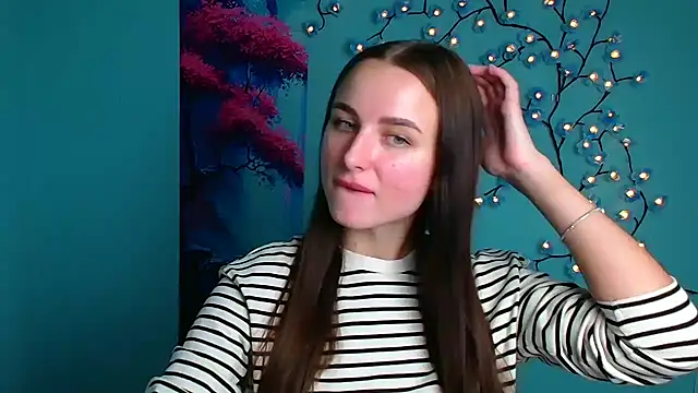 Eva Janee online show from October 20, 2025, 11:22 am