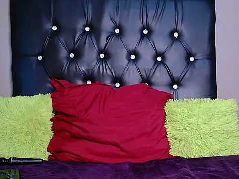 Snapshot of DarkDivva24 chatting on February 16, 2026, 12:04 pm DarkDivva24 online show from February 16, 2026, 12:04 pm