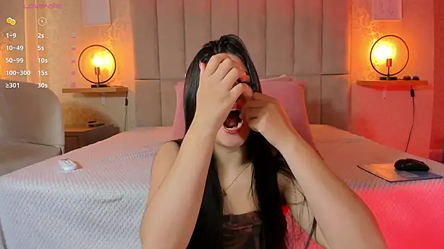 Amy-Saenz online show from December 15, 2025, 2:45 pm