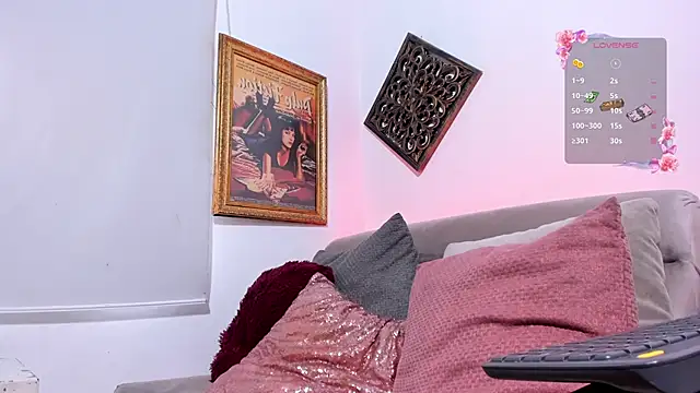 Snapshot of VeronicaGilss chatting on February 26, 2025, 6:48 pm VeronicaGilss online show from February 26, 2025, 6:48 pm