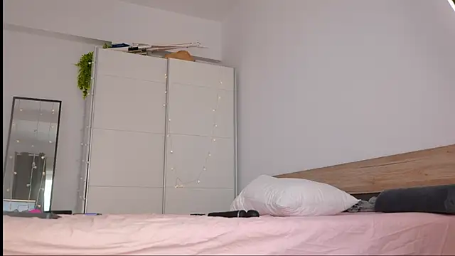 Snapshot of FazeyJ_ chatting on January 27, 2025, 10:05 am FazeyJ online show from January 27, 2025, 10:05 am