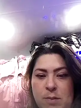 dulcemaria1030 online show from April 17, 2026, 7:38 pm