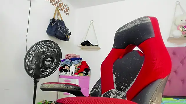 rose bigboobsx online show from November 18, 2025, 2:59 am