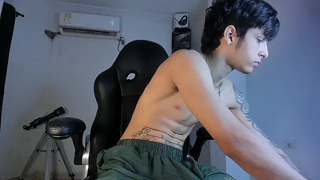 Snakebutterfly online show from September 19, 2025, 8:29 am