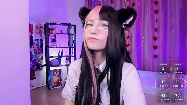 Snapshot of Carolina_Leep chatting on February 20, 2026, 1:24 pm Carolina Leep online show from February 20, 2026, 1:24 pm