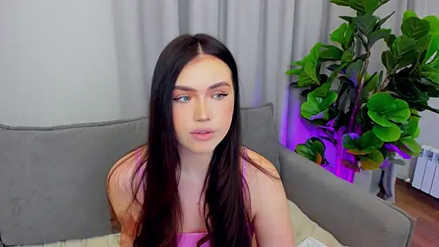 sexyangeloux online show from April 8, 2026, 9:05 pm