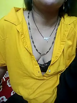 Snapshot of Sexyranibhabhi chatting on June 2, 2026, 3:01 pm Sexyranibhabhi online show from June 2, 2026, 3:01 pm