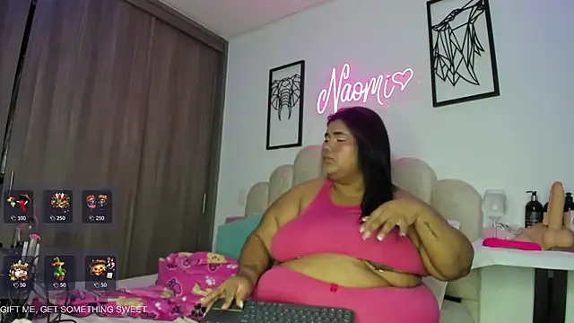 Snapshot of NaomiAsha chatting on May 4, 2026, 12:30 pm NaomiAsha online show from May 4, 2026, 12:30 pm