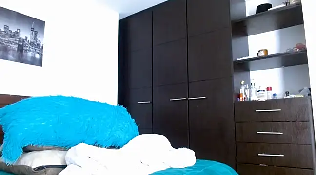 chicafitcaliente online show from February 19, 2025, 2:23 am