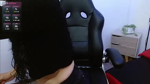 AlexandraJones  online show from September 23, 2025, 1:56 am