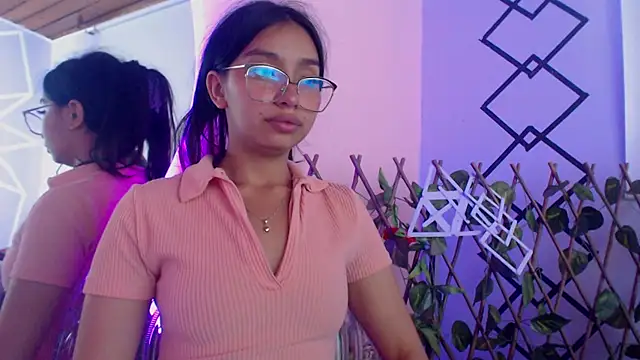 Stefanygp online show from March 20, 2025, 4:53 pm