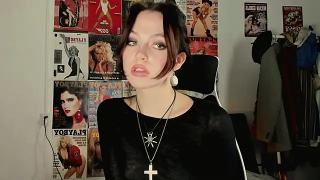 Niky  Jess online show from December 14, 2025, 5:51 pm