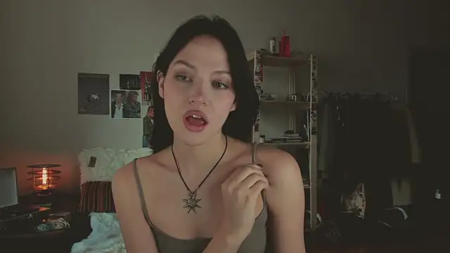 Niky  Jess online show from April 13, 2026, 10:41 am