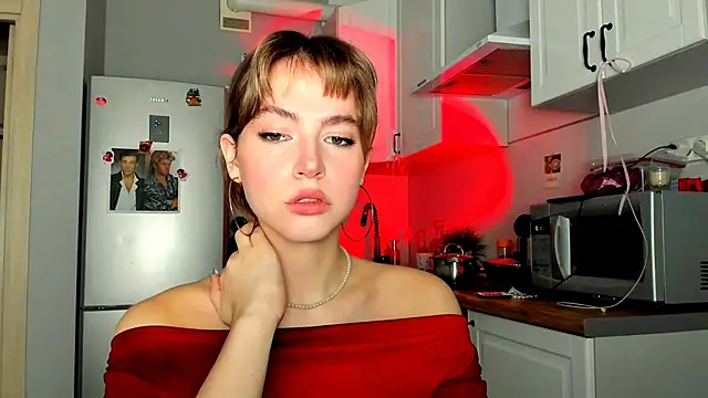 Niky  Jess online show from February 28, 2025, 10:41 am