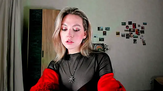 Niky  Jess online show from December 19, 2024, 2:24 pm