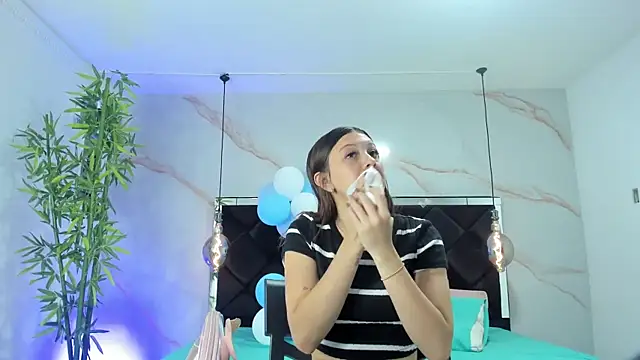 AngelaaCute  online show from October 1, 2025, 12:09 pm