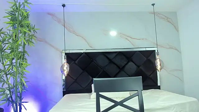 AngelaaCute  online show from October 7, 2025, 12:17 pm