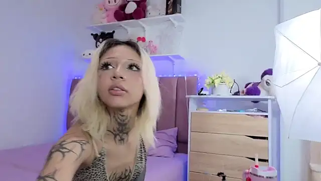 EmilygarciaXXX online show from September 18, 2025, 2:25 am