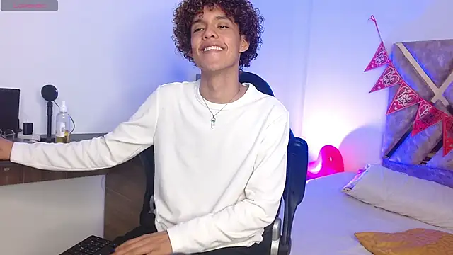 nickolas moon online show from February 17, 2025, 9:00 pm