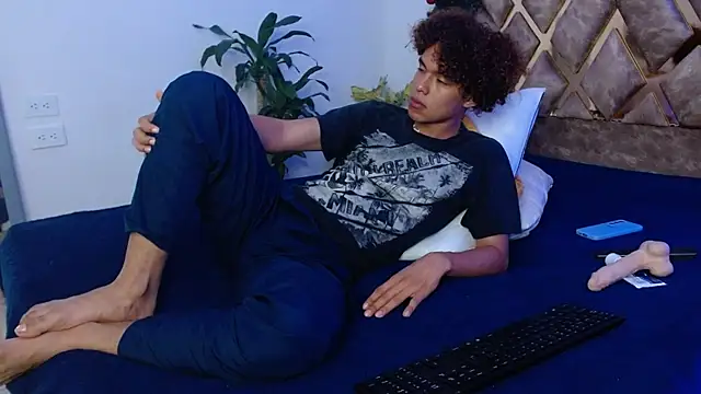 nickolas moon online show from December 30, 2024, 11:38 pm