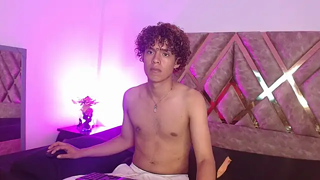 nickolas moon online show from March 19, 2025, 10:53 pm